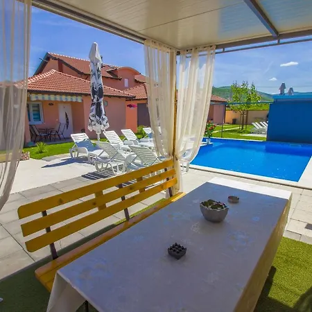 Holiday home Bise
